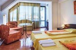 Hotel STARÁ KAŠTA_dvoulůžkový pokoj s možností dvou přistýlek