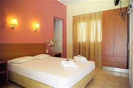 Hotel Marvi_dvoulůžkový pokoj s možností dvou přistýlek
